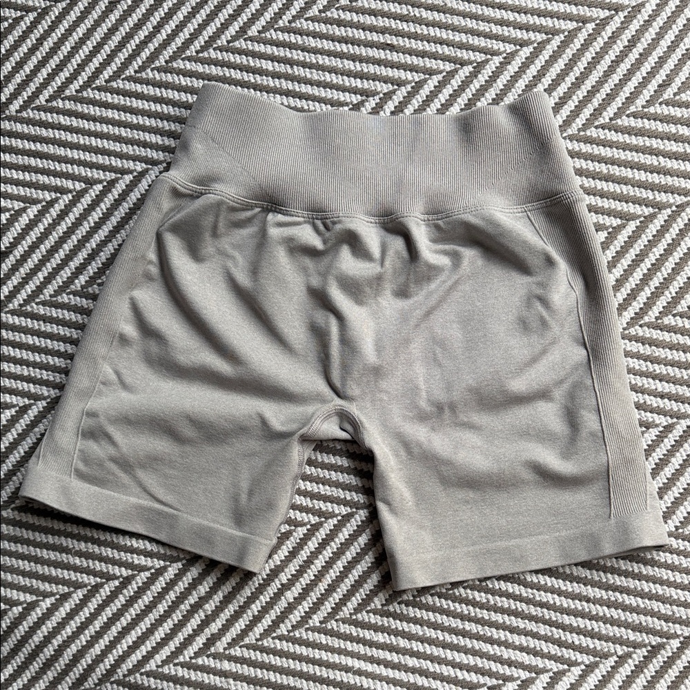 YoungLA Women's Gray Legacy Seamless Shorts